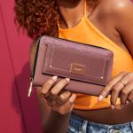 billetera-para-mujer-que-puedes-llevar-en-tu-bolso-o-en-la-mano-como-clutch