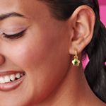 El-set-de-Aretes-para-mujer-tiene-10-aretes-de-distintos-estilos-en-tonos-dorado-plateado-y-mas.