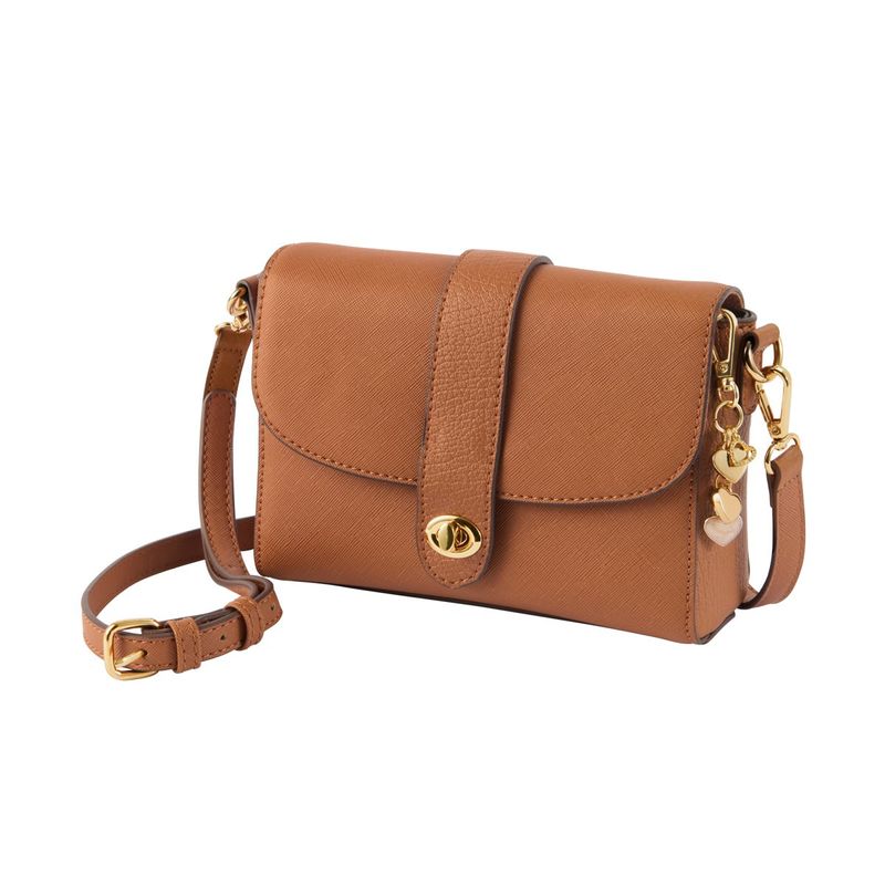 Mini-bolso-Laena-en-cuero-marron-con-bolsillos-tapa-con-broche-y-colgante-metalico-removible.